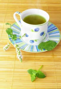 hot green tea with fresh mint leaves