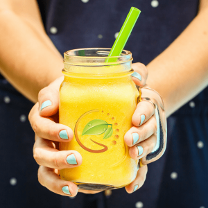 Smoothie santé crémeux servi au déjeuner